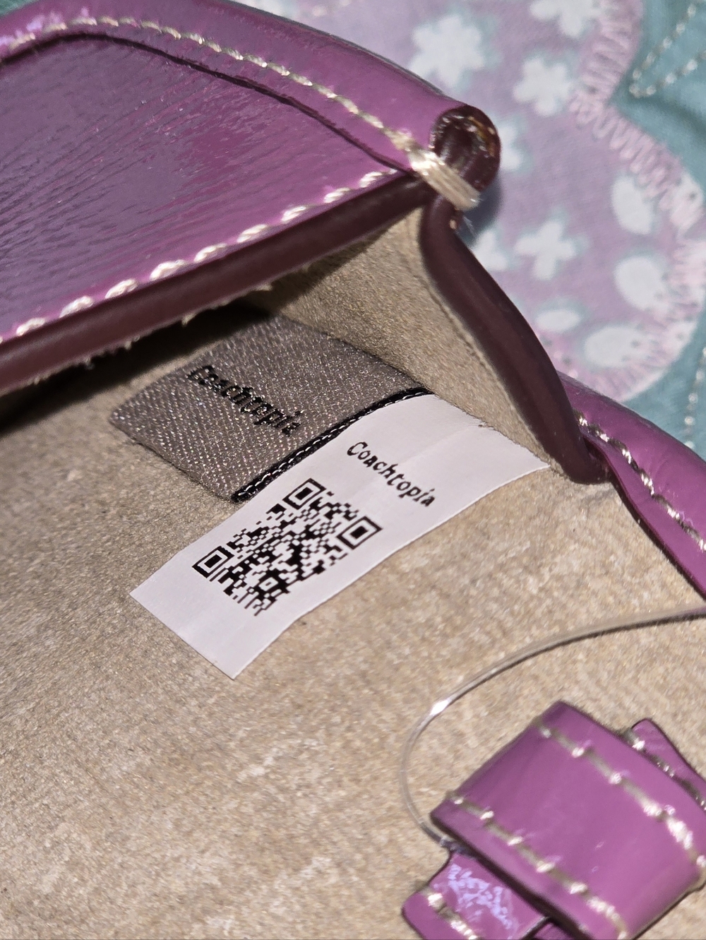 *NWT* COACHTOPIA Wavy Wallet With Strap In Crinkle Patent Coachtopia Leather - Picture 8 of 11